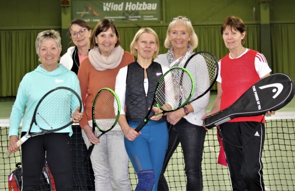 Erfolgreich: Die Seniorinnen des TC Herford sicherten mit dem dritten Sieg infolge den Klassenerhalt in der Westfalenliga Damen 60. Zum Team gehören (v.l.)  Inge Stegnjajic, Sieglinde Hochmair, Gudrun Freye, Jutta Brandtmann, Christine Fleckenstein und Margrit Hempelmann